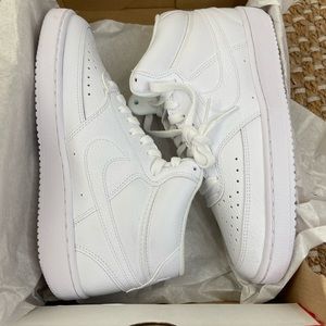 Women’s Nike court vision mid